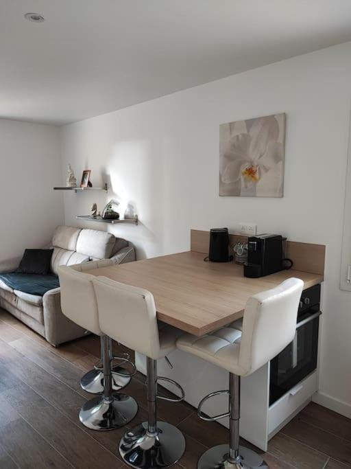 Charmant Appartement 2 Pieces Proche Disneyland Villeneuve-Saint-Denis Екстериор снимка